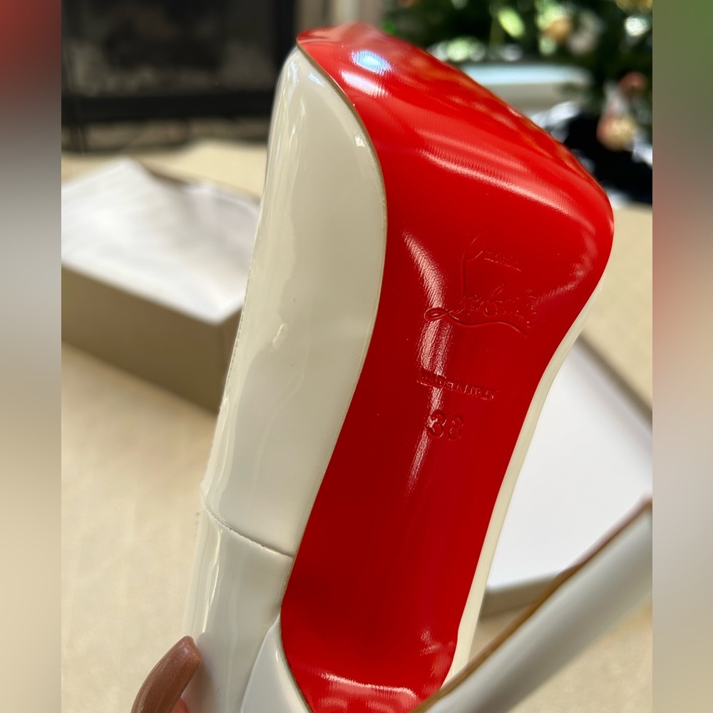 Brand new red bottoms with box size 38 - Picture 6 of 13